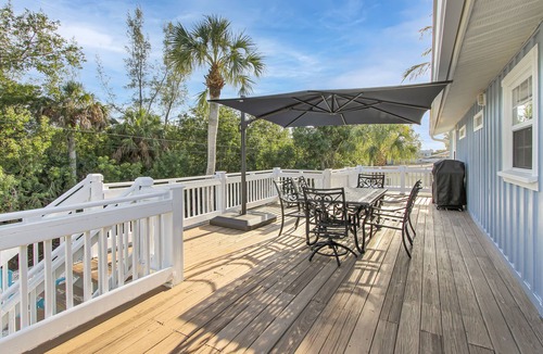 Whitney Beach House | Delightful 2/2 Beach House LBK 5 Min drive to Beach