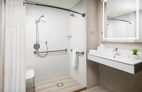 Bay Harbor Islands Hotel | Deluxe Double Queen Room with Balcony at The Altair Hotel Bay Harbor Miami