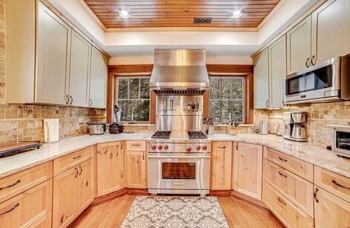North Creek House | Deluxe, Four-Story Mountain Home with Fast WiFi and Central AC - Near the Slopes