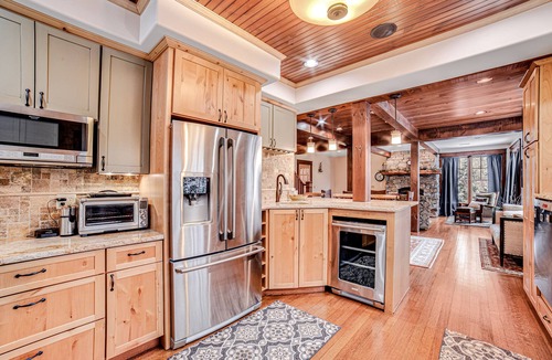 North Creek House | Deluxe, Four-Story Mountain Home with Fast WiFi and Central AC - Near the Slopes