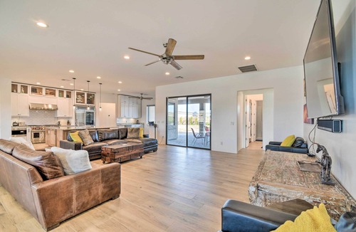 Anthem House | Desert Views, Fire Pit: Serene Phoenix Getaway