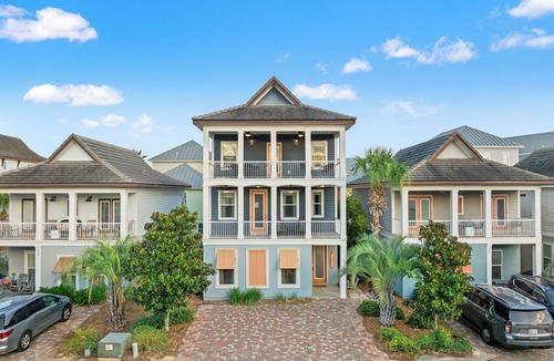 Villages of Crystal Beach House | Designer 5BR Destin Sleeps 14 Dog OK + Pool