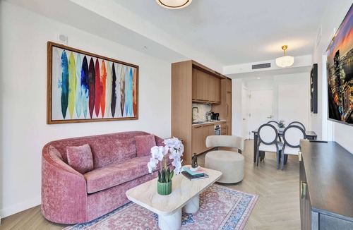 Wynwood Art District Apartment | Designer Wynwood Suite - Balcony & Rooftop Pool