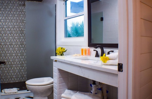 Clearwater Beach Hotel | Devon Shores- Standard King