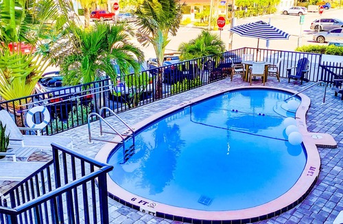 Clearwater Beach Hotel | Devon Shores- Standard King