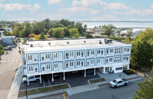 Elk Rapids Hotel | Dexter Hotel