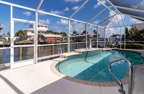 Matlacha House | Direct Gulf-access home w/electric-heated pool, bikes & kayaks! - Casa Hightide