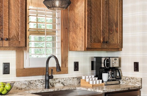 Talking Rock Cabin | Discover Elevated Wellness Pool Sauna Hot-Tub Mountain Views Secluded
