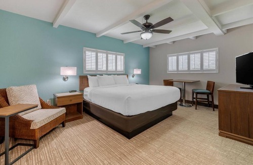 Jekyll Island Hotel | Discover Jekyll Island from a Charming Retreat | Pool, Free Breakfast & Parking