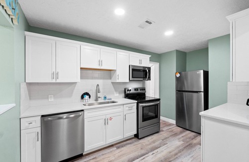 Treasure Cove House | Dog-Friendly 3BR Retreat w/Fenced Yard, Near Beach & St. Andrews Park