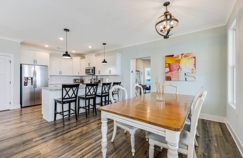 Tranquil Harbour House | Dog-Friendly 4BR Retreat with a Fire Pit Located in the Serene Part of Oak Island –Near Boat Launch