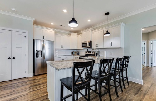 Tranquil Harbour House | Dog-Friendly 4BR Retreat with a Fire Pit Located in the Serene Part of Oak Island –Near Boat Launch