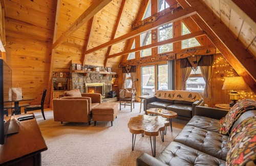 Jay House | Dog-Friendly A-Frame Fireplace · Fenced Yard · 4BR · 7mi to Whiteface