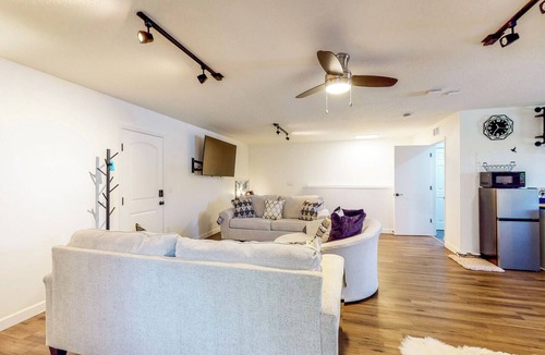 Goldenrod Condo | Dog-Friendly Apt w/Fenced Yard in Winter Park