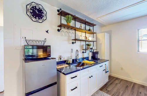 Goldenrod Condo | Dog-Friendly Apt w/Fenced Yard in Winter Park