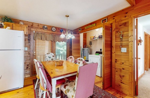 Culberson Cabin | Dog-friendly mountain view home with multi-levels and large deck