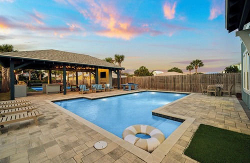 Sunnyside On The Gulf House | Dog-Friendly House with Pool, Pickleball Court, and Putting Green