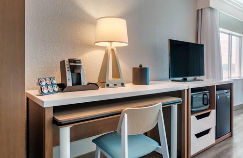Clearwater Beach Hotel | Dolphin Sands Clearwater Beach, an Ascend Collection Hotel