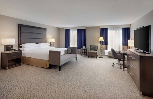 Sandston Hotel | DoubleTree by Hilton Richmond Airport