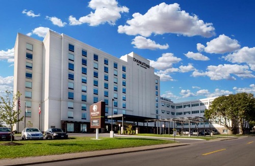 Downtown Niagara Falls Hotel | DoubleTree by Hilton Hotel Niagara Falls New York