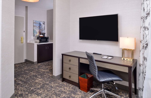Utica Hotel | DoubleTree by Hilton Utica