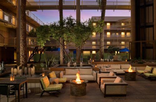 Phoenix Hotel | DoubleTree Suites by Hilton Phoenix