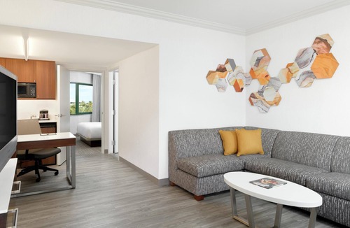 Phoenix Hotel | DoubleTree Suites by Hilton Phoenix