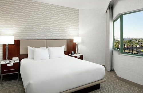 Phoenix Hotel | DoubleTree Suites by Hilton Phoenix