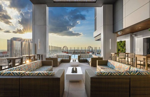 Peachtree Center Hotel | Downtown ATL Presidential Suite, Near Benz Stadium