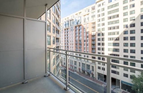 Woodmont Triangle Apartment | Downtown Bethesda | Pet-friendly| NIH Close by | by GLS