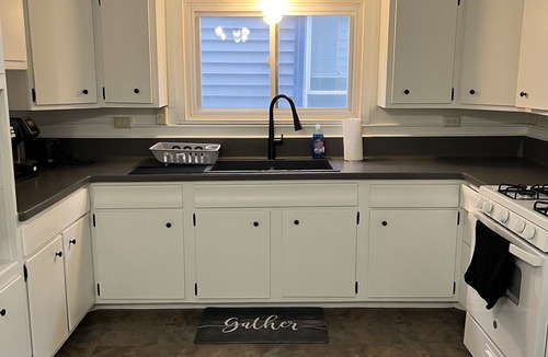 Front Park House | Downtown Duplex, Upper/Lower With Game Room! Central Location, Sleeps 14