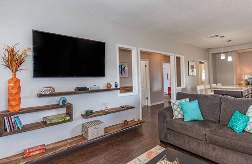 Safety Harbor House | Downtown Gem with Guest House - 6 Blocks to Main St!