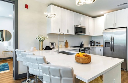 Rolling Mill Hill Condo | Downtown Nashville 2BR Condo | Balcony & Parking Near Broadway