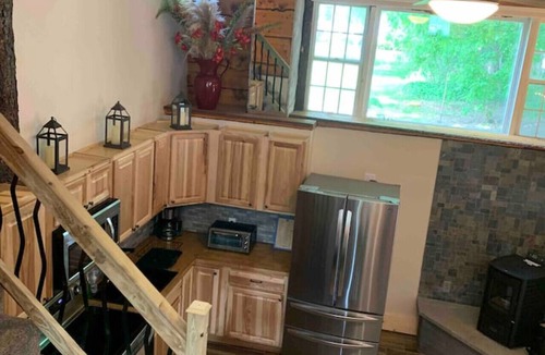 Ludlow Apartment | Downtown Remodel: Restaurants & Mountain Shuttle