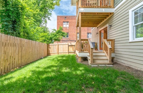 Historic Montford Apartment | Downtown Retreat - Private Yard- Parking