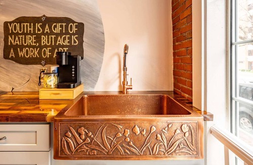 Downtown Harrisburg Apartment | Downtown Urban Oasis