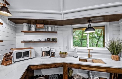 Townsend House | Dream Catcher 1 Bedroom Home by RedAwning