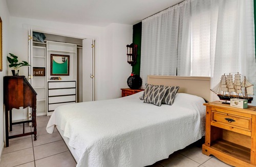 Riverside Park House | Dreaming Of The Tropics! Hemingway House With Additional Guest House 2 Bedroom Home by Redawning