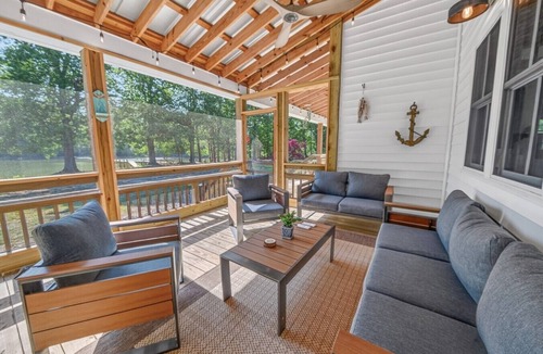 Cardinal House | Driftwood Cove Waterfront/Dock/Game house