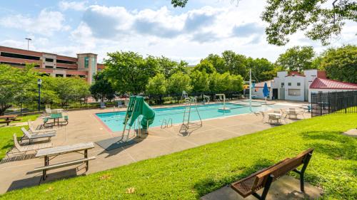 Downtown House | Dtwn at Your Door: Historic Frederick Gem w/Yard!