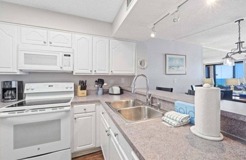 Holiday Beach Condo | Dune A207-CoveredParking-Tennis/Pickleball-Book Now!