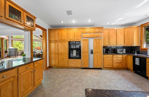 Cedar Mountain House | DuPont Mountain Lodge: 28 Private Acres + Sauna