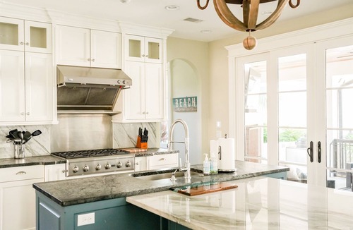 East Beach House | East Beach Luxury Home | Pool + Sleeps 14 | Walk to Beach