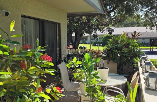 Quail Forest Villa | East Lake Woodlands Villa EZ Living! 1 Level Fresh & Handicap Accessible.