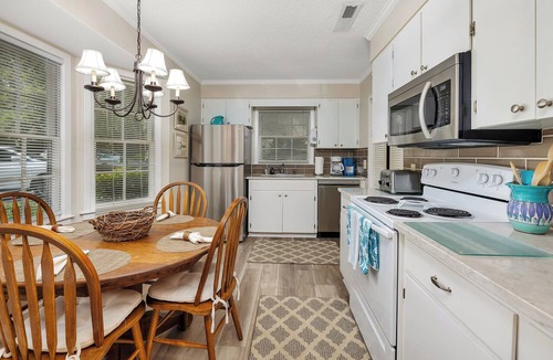 Saint Simons Island Condo | Easy walk to the beach from this condo!