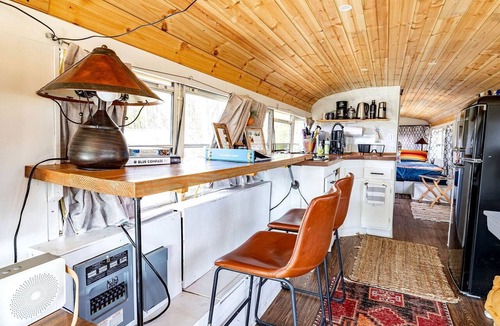 Grandview Villa | Eccentric Converted Bus, Perfect for a Tennessee Vacation