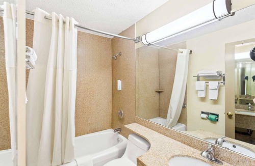 Waynesboro Hotel | Econo Lodge Waynesboro - Skyline Drive