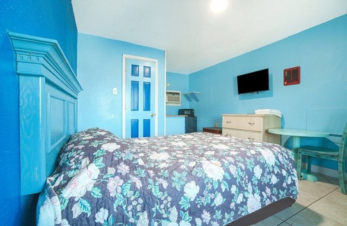 Flour Bluff Hotel | Economy Full Bed|Smk