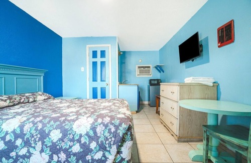 Flour Bluff Hotel | Economy Full Bed|Smk