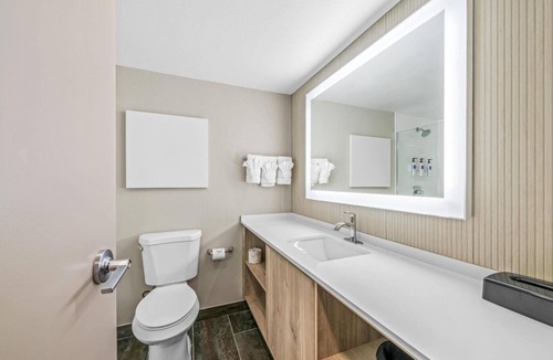 Statesville Hotel | Efficient Stay | 3 Budget-friendly Units | 2 Mi to Statesville Historic District